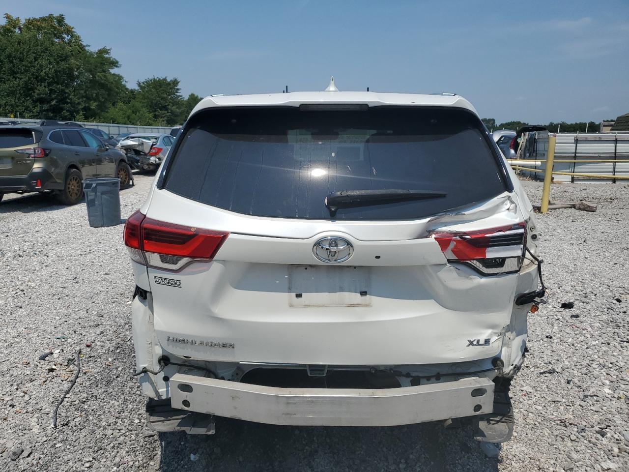 2018 Toyota Highlander Se VIN: 5TDKZRFH3JS244563 Lot: 67410305
