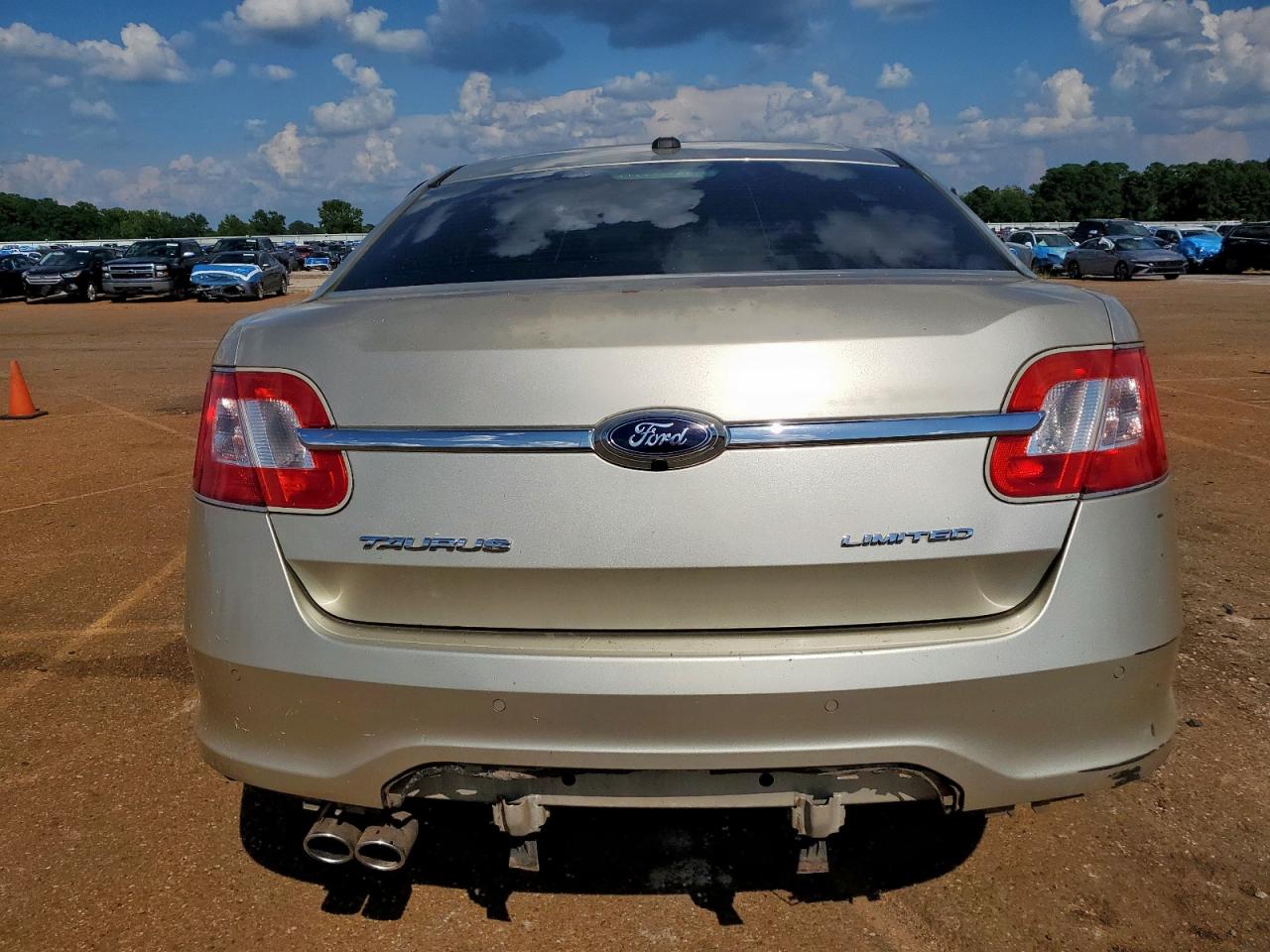 2010 Ford Taurus Limited VIN: 1FAHP2FW2AG160045 Lot: 68733185