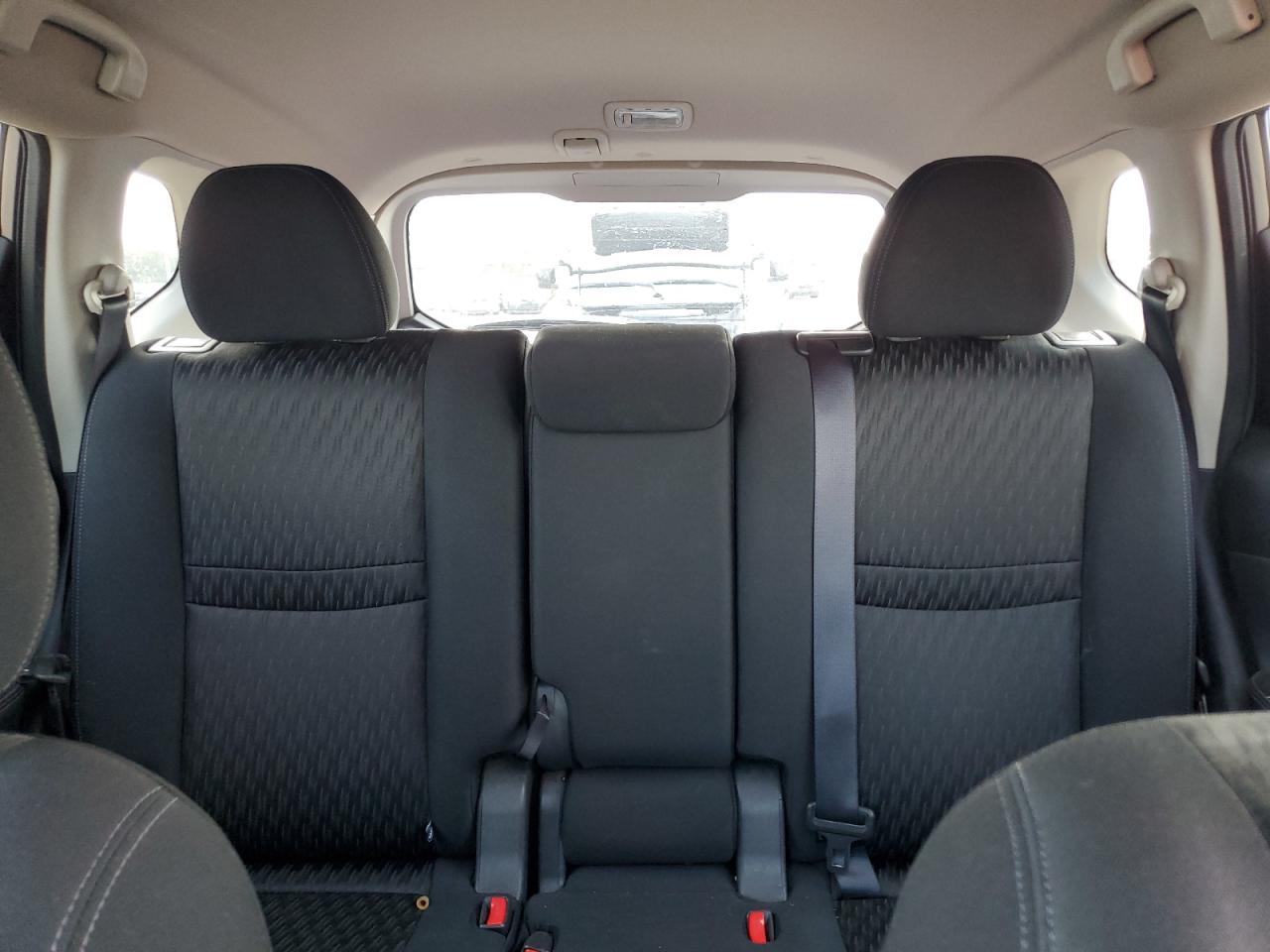 2017 Nissan Rogue S VIN: KNMAT2MV2HP511404 Lot: 68674085