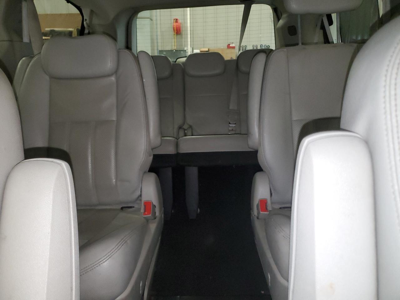 2010 Chrysler Town & Country Touring Plus VIN: 2A4RR8DX7AR330352 Lot: 67057955