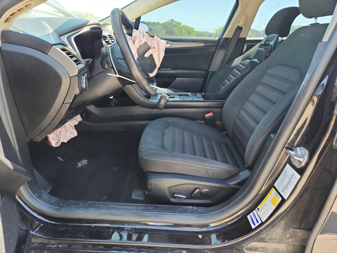 2019 Ford Fusion Se VIN: 3FA6P0LU6KR110628 Lot: 70423095