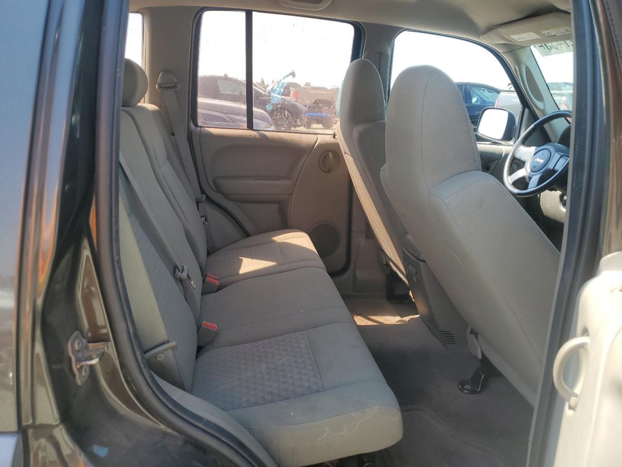 2006 Jeep Liberty Sport VIN: 1J4GL48K96W105185 Lot: 70727435