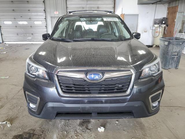  SUBARU FORESTER 2019 Серый