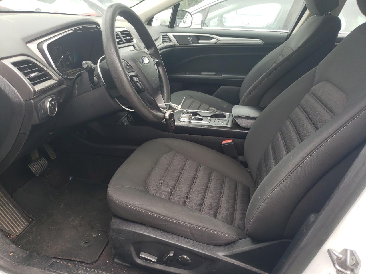 2019 Ford Fusion Se VIN: 3FA6P0LU5KR124827 Lot: 54033495