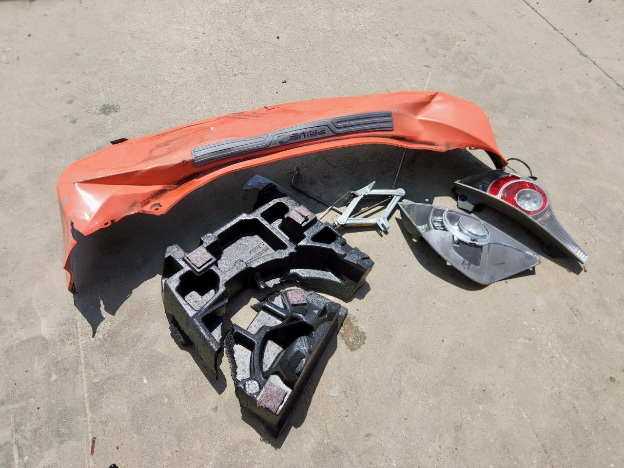 2012 Toyota Prius C VIN: JTDKDTB33C1001471 Lot: 69080595