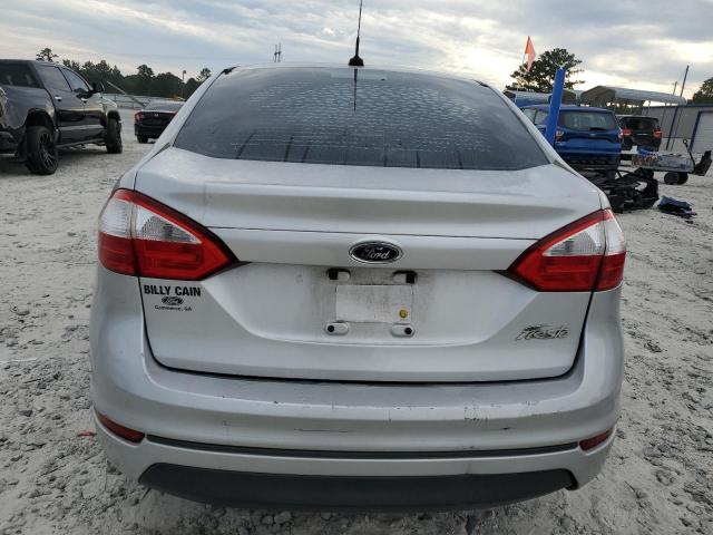 FORD FIESTA 2016 Серебристый
