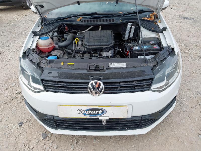 2015 VOLKSWAGEN POLO SE