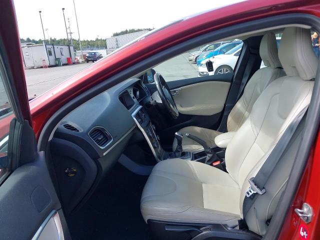 2015 VOLVO V40 D2 SE LUX 5DR