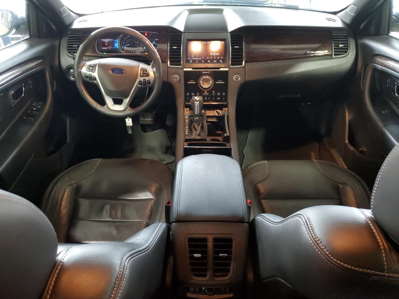 2017 Ford Taurus Limited VIN: 1FAHP2F81HG132233 Lot: 68073405