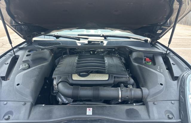 2017 PORSCHE CAYENNE   