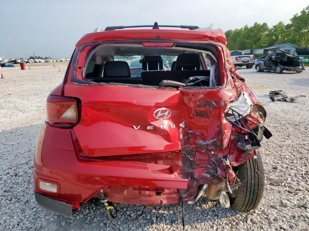 2022 Hyundai Venue Sel VIN: KMHRC8A34NU178611 Lot: 70495435