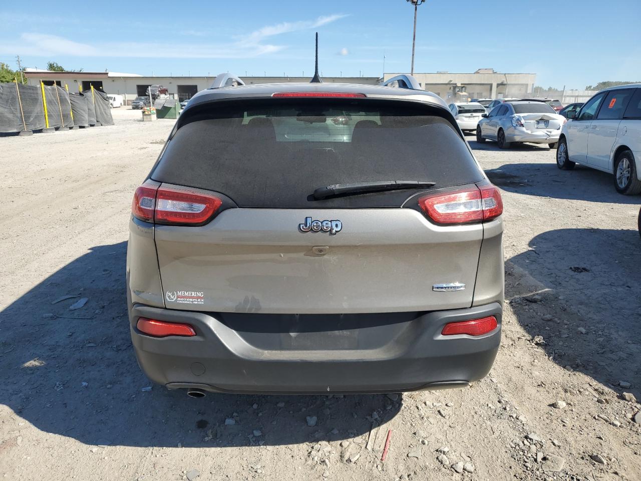 2018 Jeep Cherokee Latitude VIN: 1C4PJLCB9JD573693 Lot: 70195445