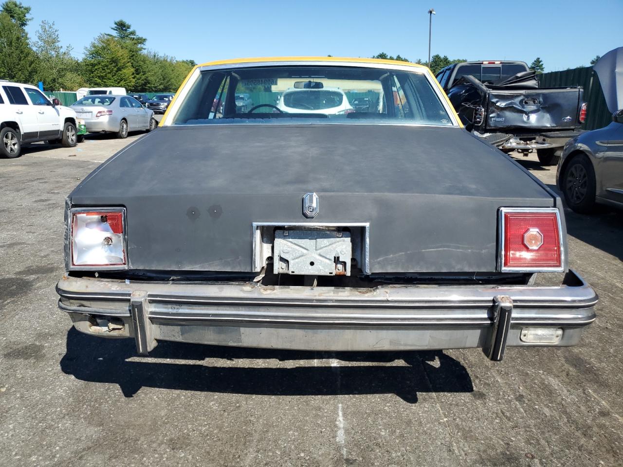 1980 Pontiac Grand Prix VIN: 2J37AA2510832 Lot: 69948505