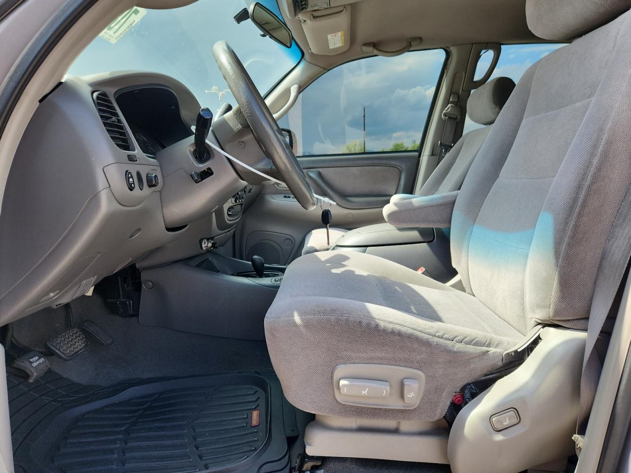 2002 Toyota Sequoia Sr5 VIN: 5TDBT44A82S065558 Lot: 70311775