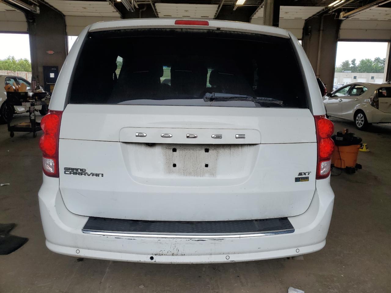 2015 Dodge Grand Caravan Sxt VIN: 2C4RDGCG2FR548058 Lot: 69426435