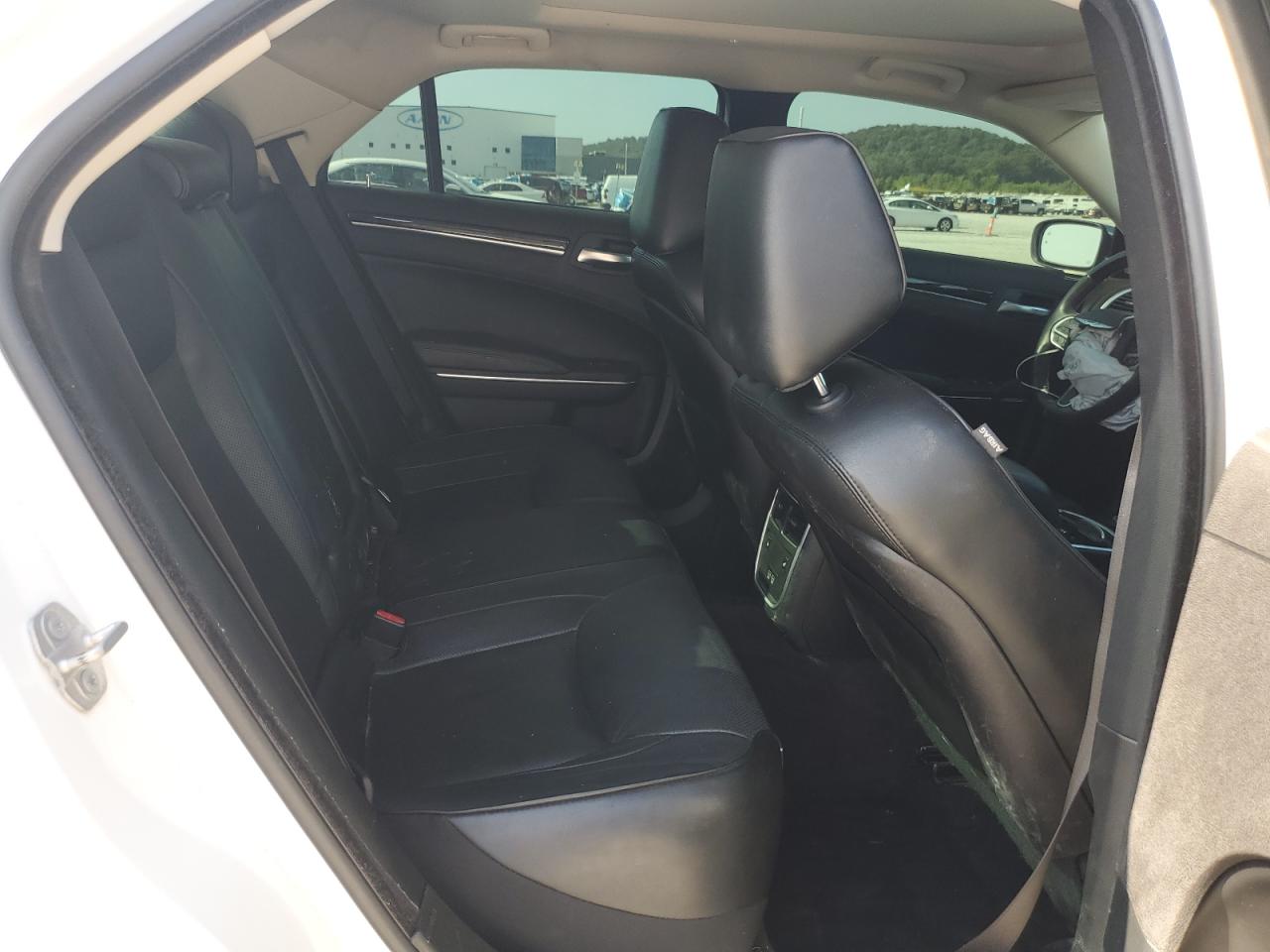 2018 Chrysler 300 Limited VIN: 2C3CCAKG3JH268062 Lot: 69125885