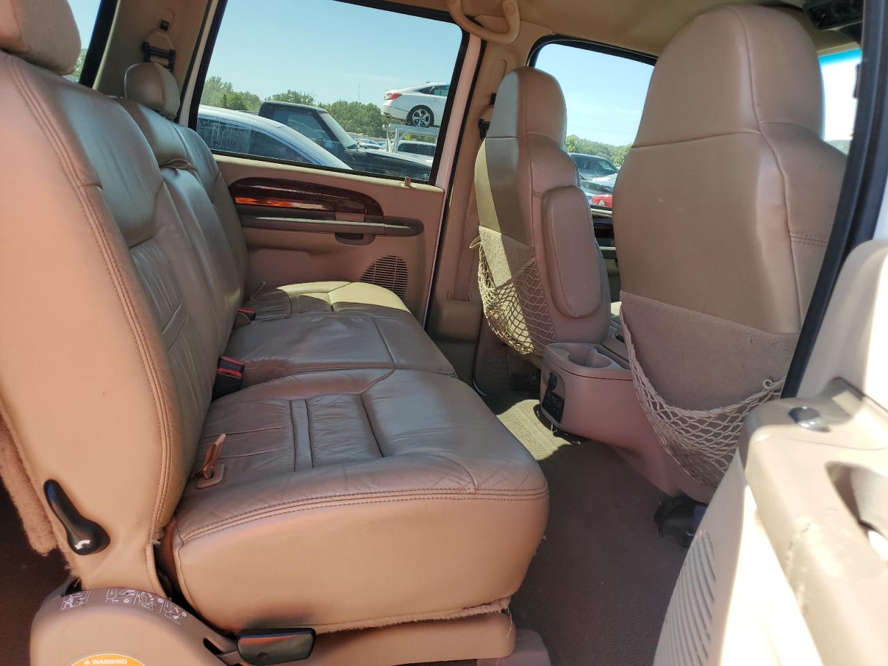 2000 Ford Excursion Limited VIN: 1FMNU43S1YEE15272 Lot: 70563005