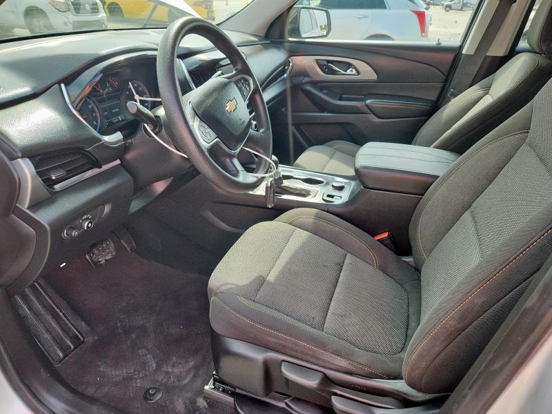  CHEVROLET TRAVERSE 2021 Srebrny