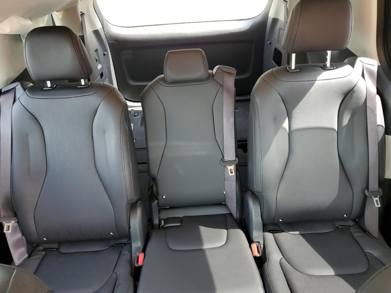 2024 Kia Carnival Ex VIN: KNDNC5H33R6448624 Lot: 70488215