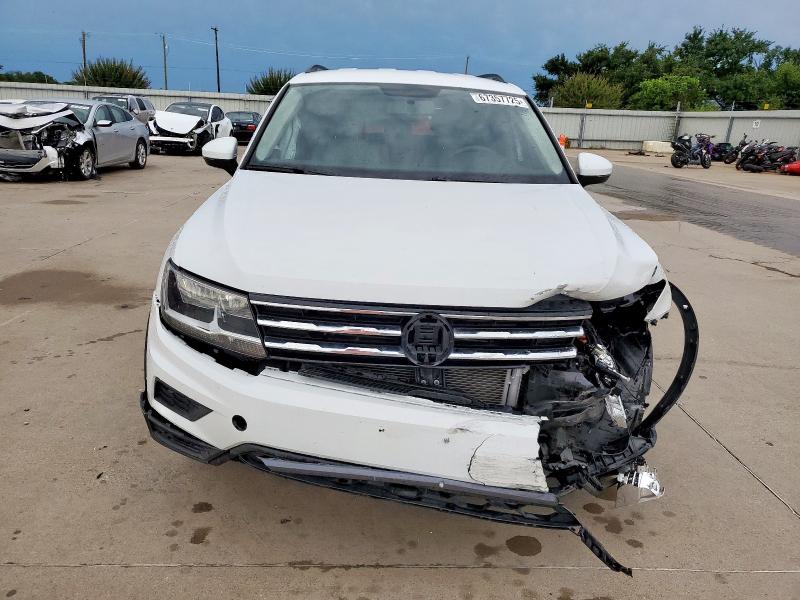  VOLKSWAGEN TIGUAN 2018 Белы