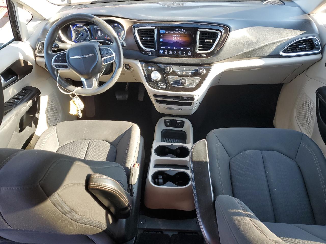 2017 Chrysler Pacifica Touring VIN: 2C4RC1DGXHR623221 Lot: 70761635