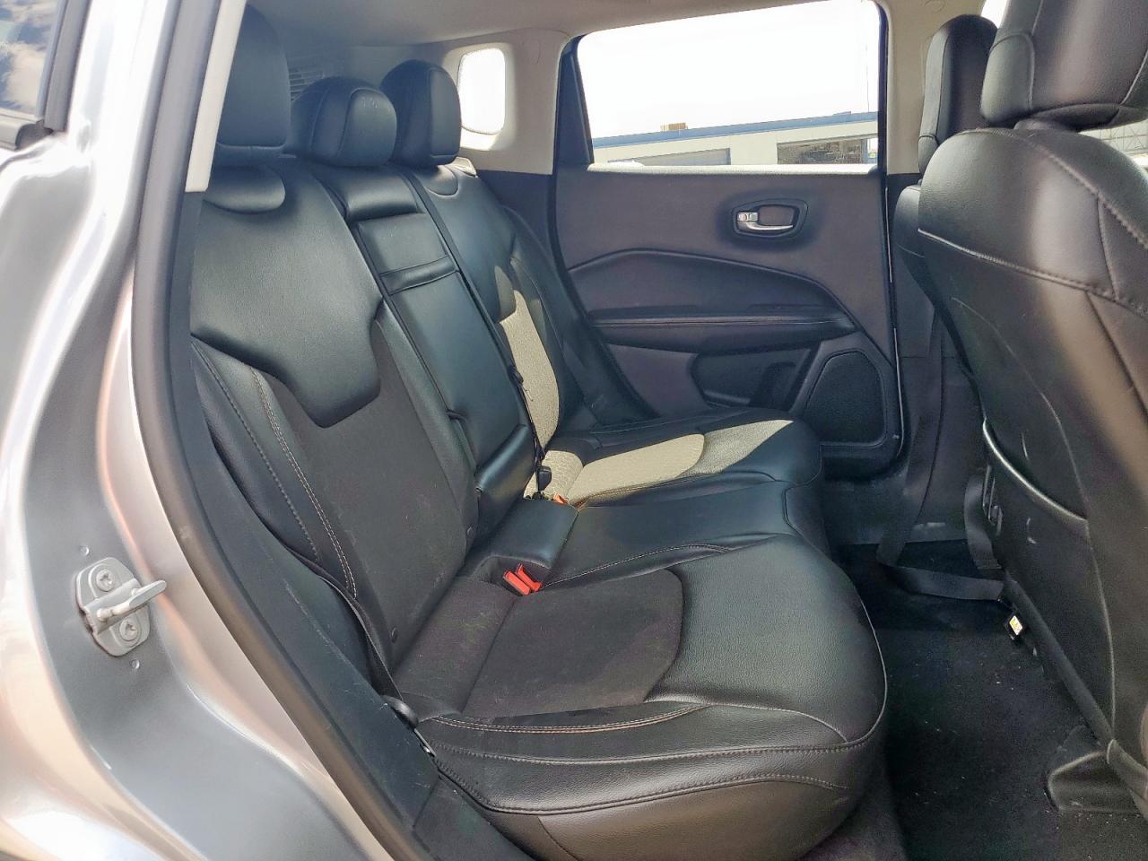 2018 Jeep Compass Latitude VIN: 3C4NJDBB0JT393446 Lot: 70187065