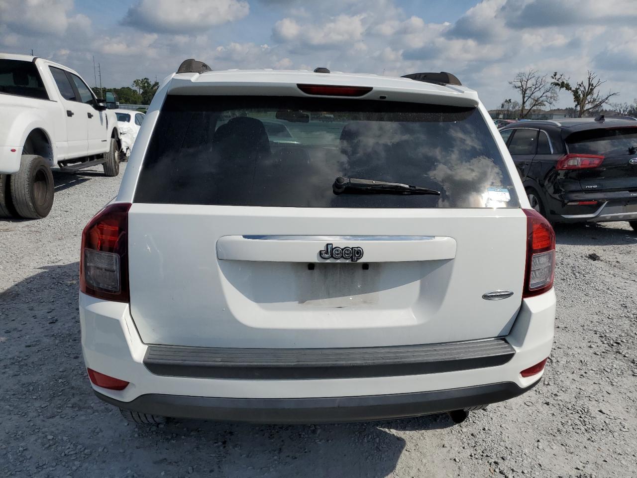 2016 Jeep Compass Latitude VIN: 1C4NJCEA2GD705312 Lot: 70798915