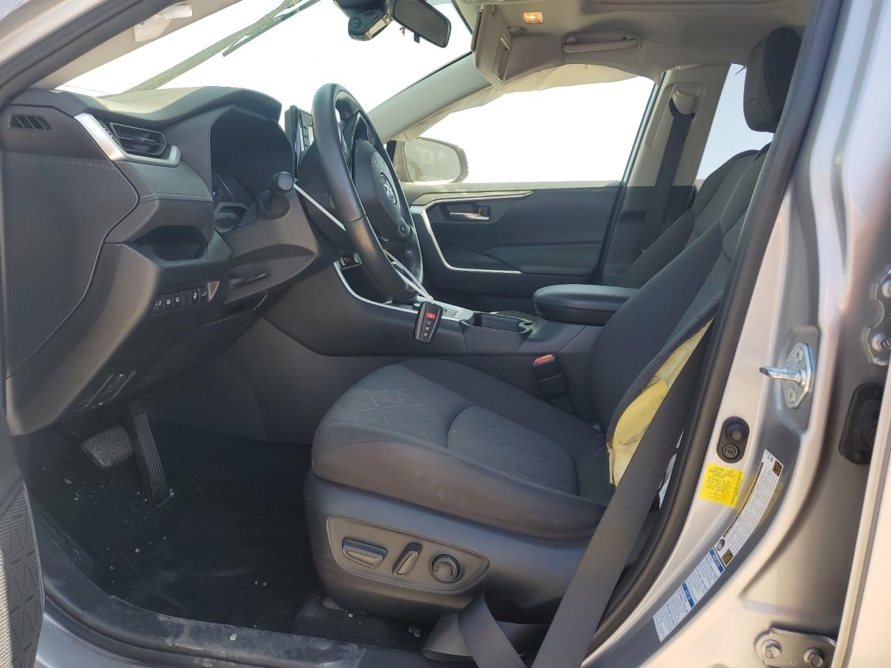 2021 Toyota Rav4 Xle VIN: JTMRWRFVXMD123638 Lot: 69311645