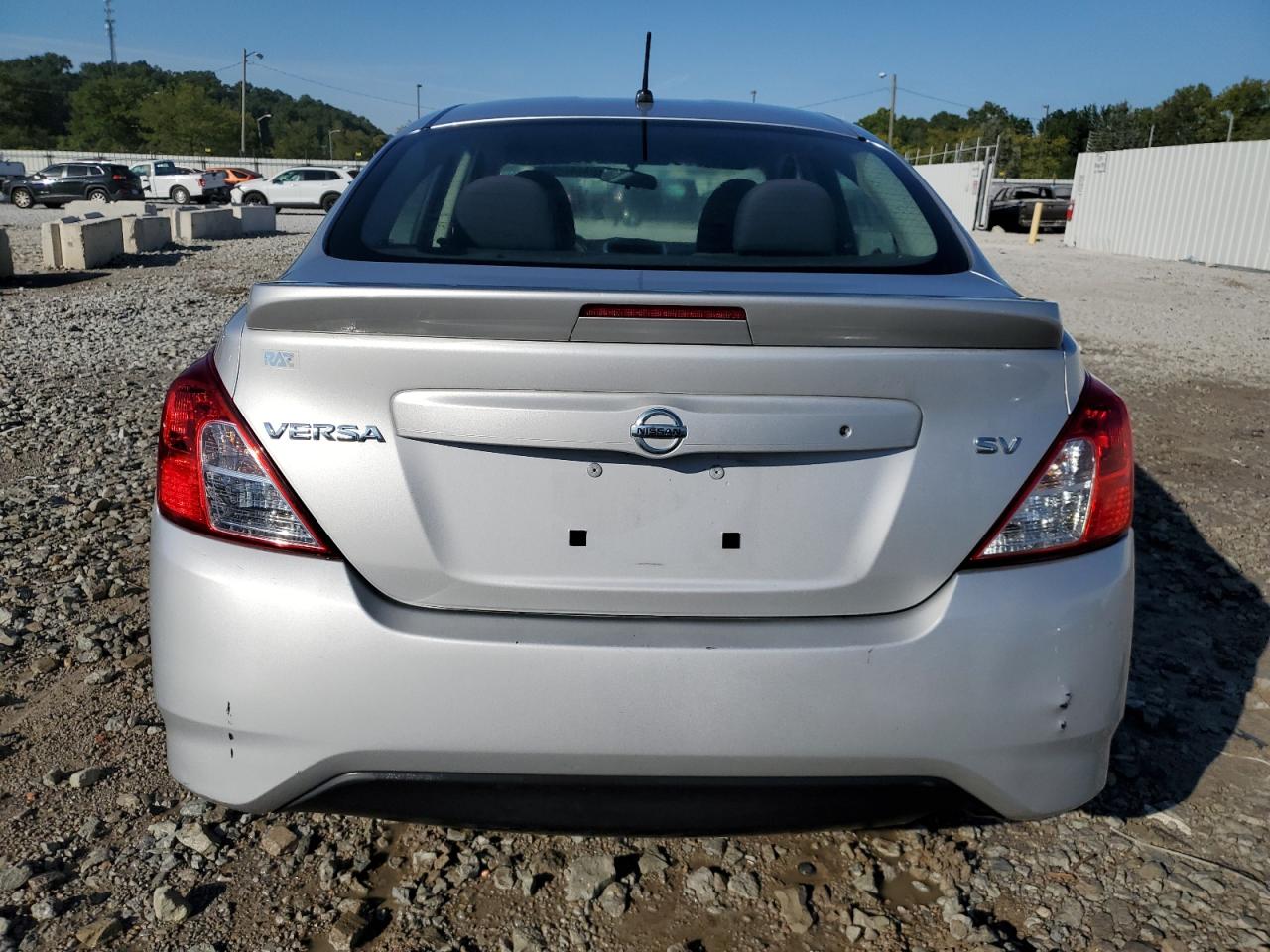 2017 Nissan Versa S VIN: 3N1CN7AP8HK418414 Lot: 70363655