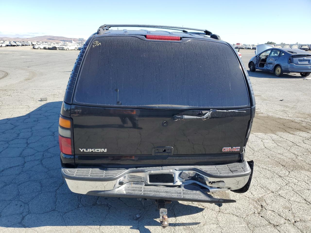 2005 GMC Yukon VIN: 1GKEK13T75R128111 Lot: 67430525