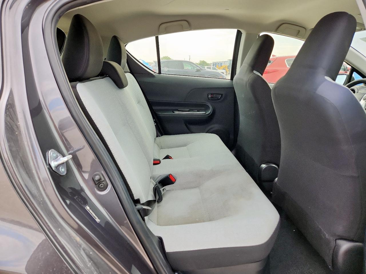 2017 Toyota Prius C VIN: JTDKDTB3XH1597640 Lot: 69934515