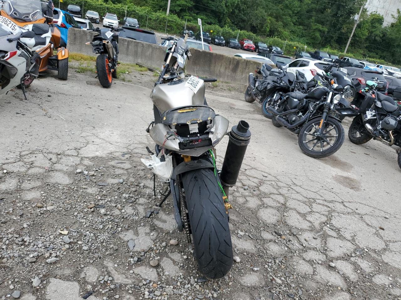 2005 Kawasaki Ninja ZX-10R at PA - West Mifflin (Sold