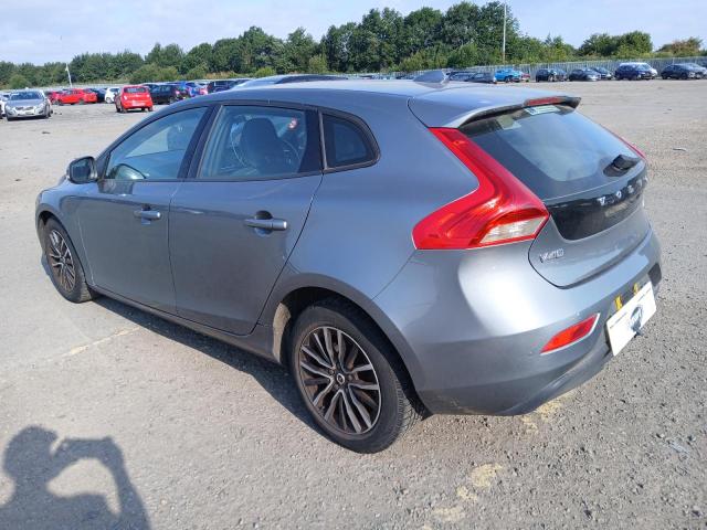 2018 VOLVO V40 MOMENT