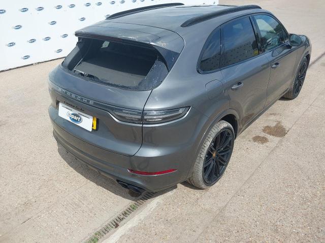 2019 PORSCHE CAYENNE V8