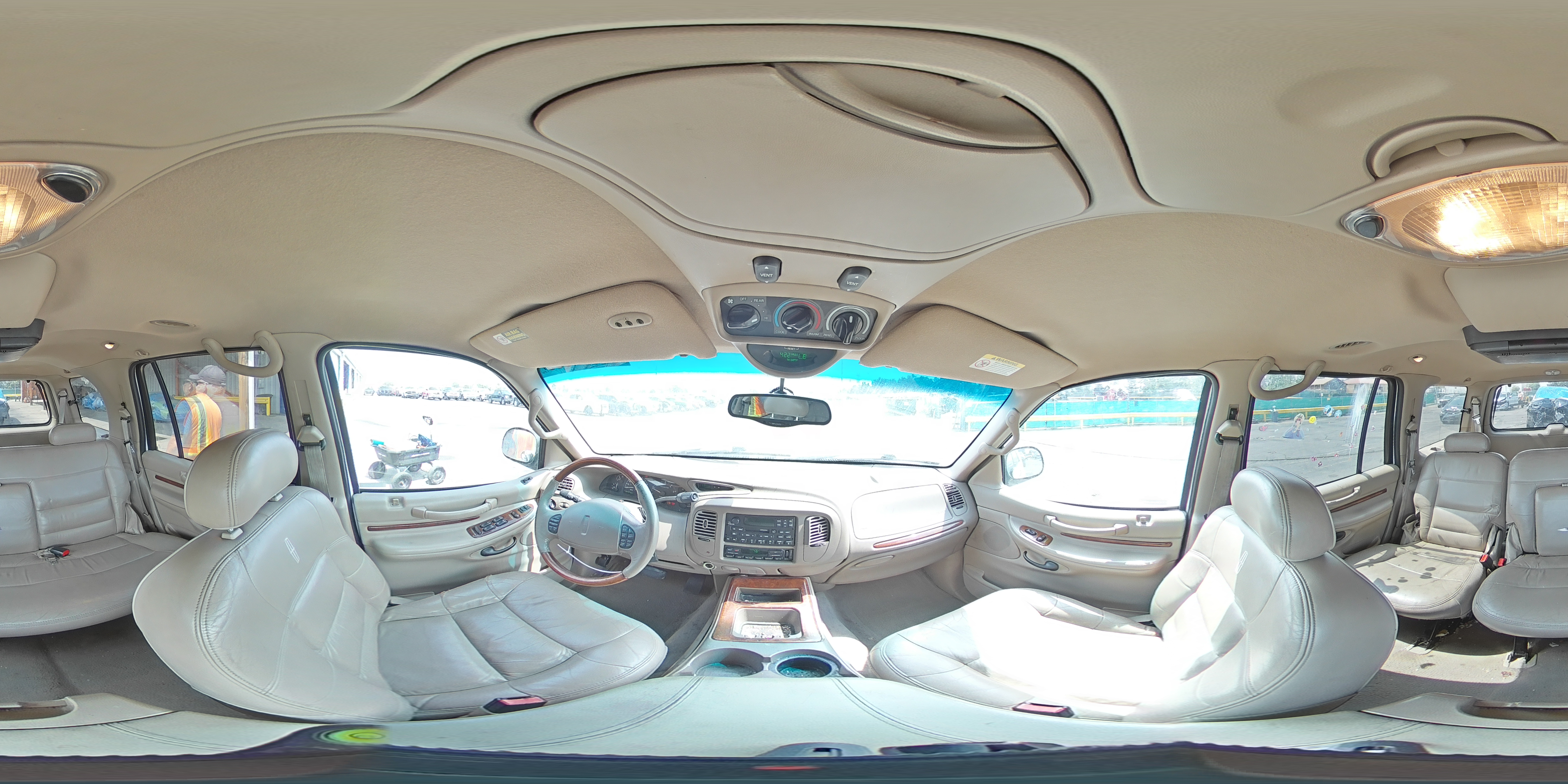 2001 Lincoln Navigator VIN: 5LMEU27R01LJ31190 Lot: 69784535