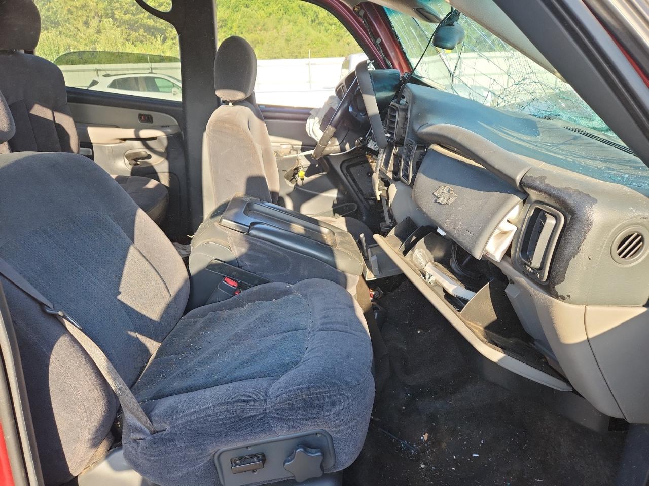 2002 Chevrolet Tahoe K1500 VIN: 1GNEK13V82J167420 Lot: 69050305