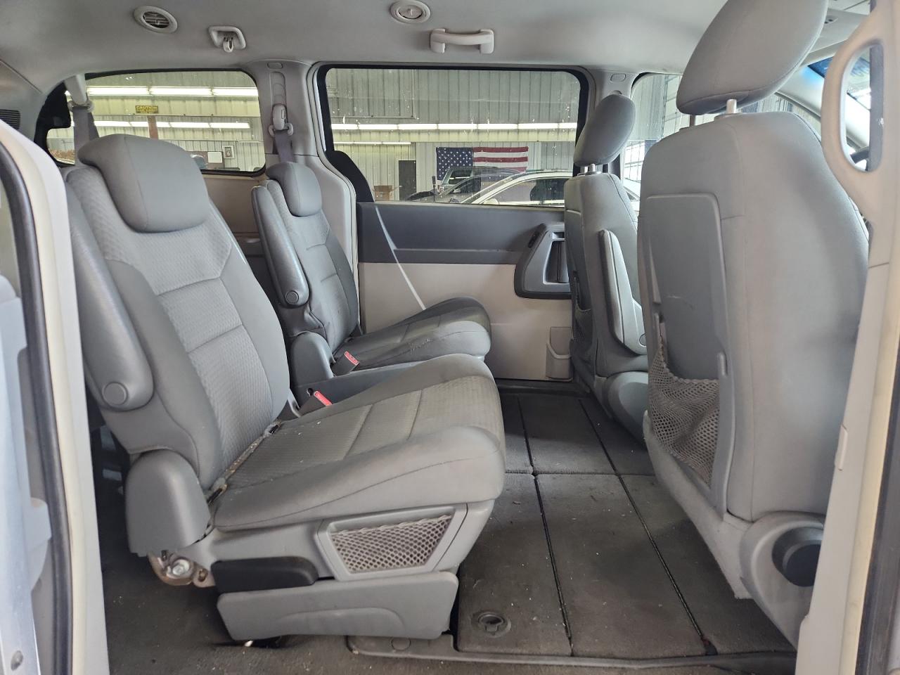 2010 Chrysler Town & Country Touring VIN: 2A4RR5D16AR214571 Lot: 70750955