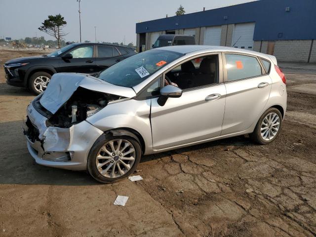 Hatchbacks FORD FIESTA 2014 Srebrny