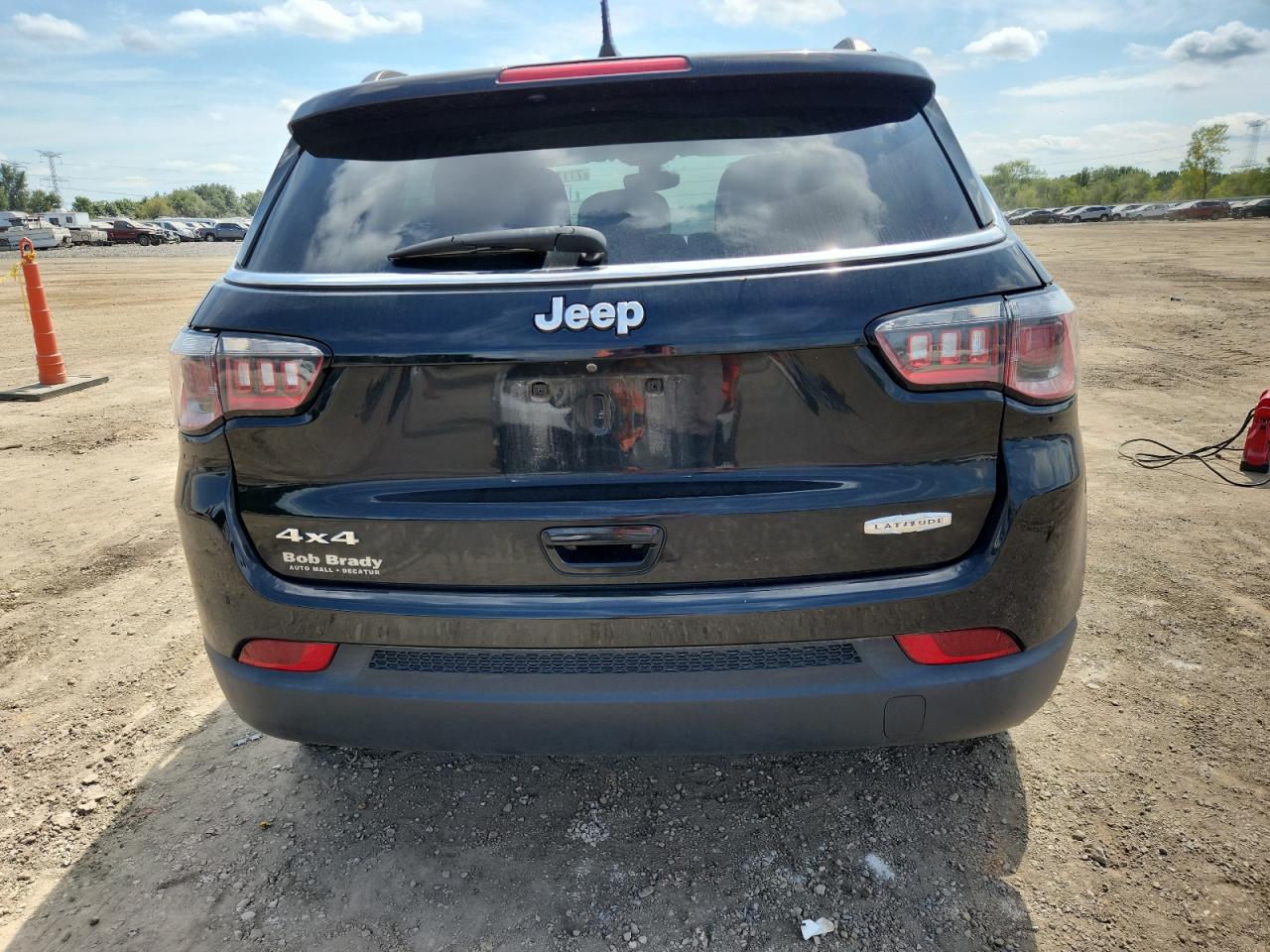 2018 Jeep Compass Latitude VIN: 3C4NJDBB4JT155292 Lot: 71110365