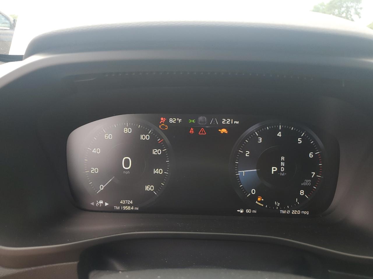 2021 Volvo Xc40 T5 R-Design VIN: YV4162UM2M2396712 Lot: 69431175