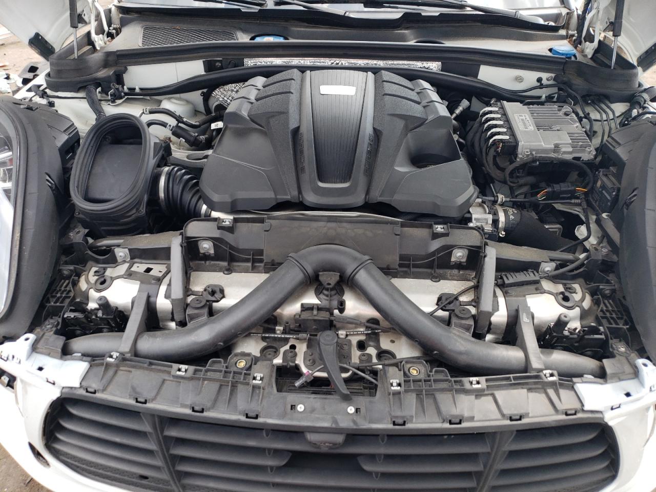 2020 Porsche Macan Turbo VIN: WP1AF2A59LLB60064 Lot: 68176055