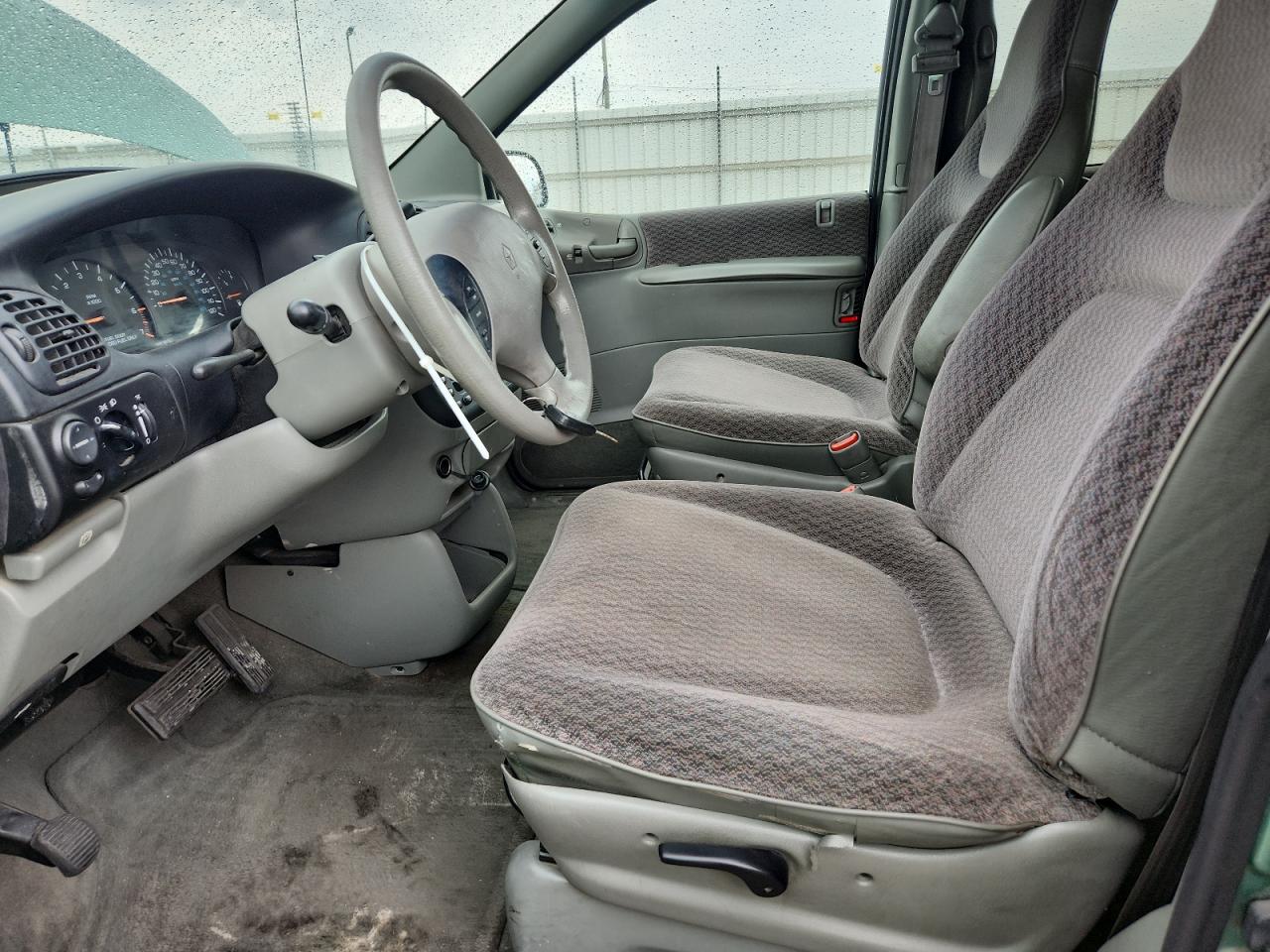 1998 Dodge Grand Caravan Se VIN: 2B4GP4432WR639448 Lot: 70720605