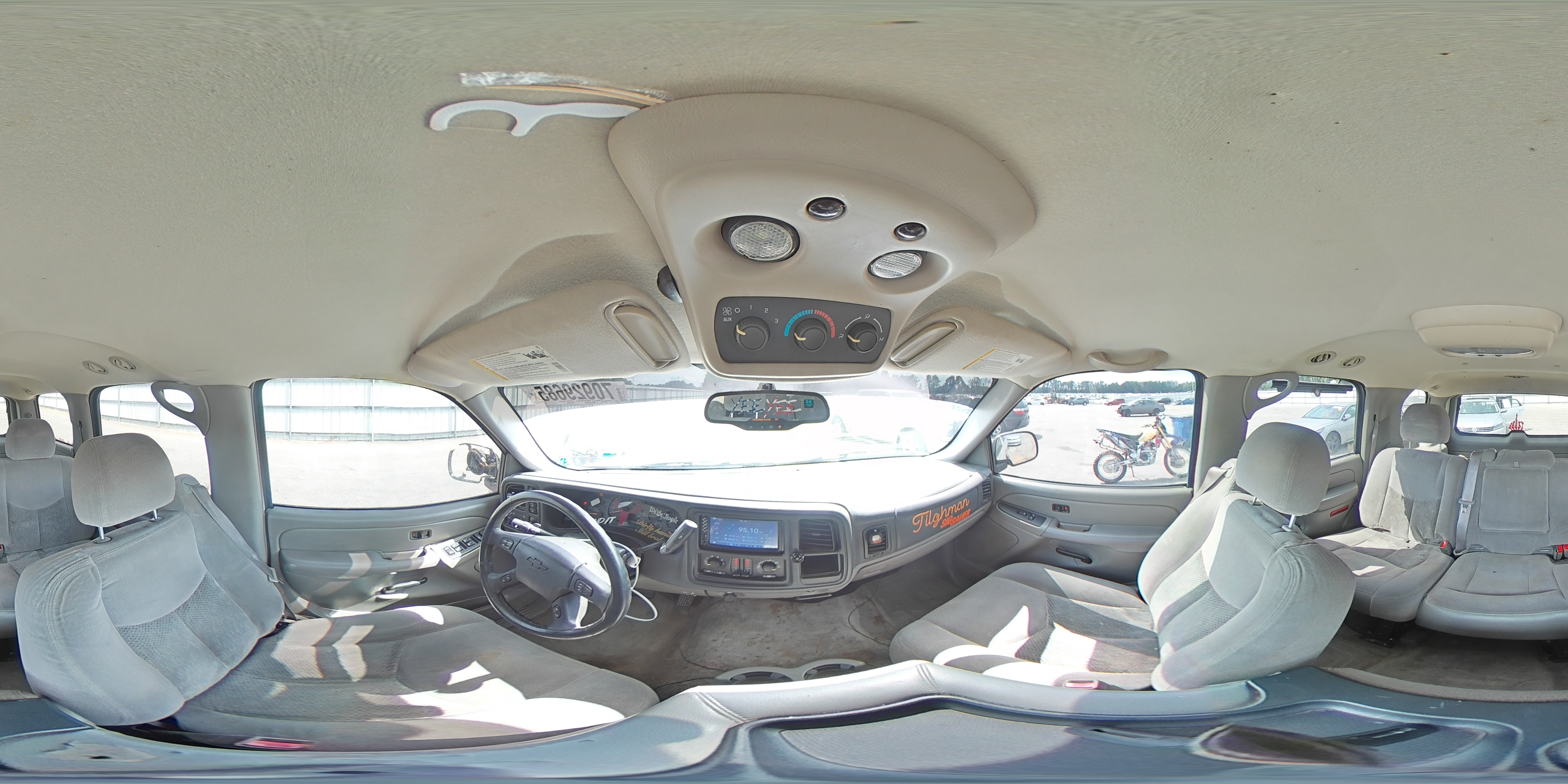 2005 Chevrolet Tahoe K1500 VIN: 1GNEK13T65J164499 Lot: 70929685