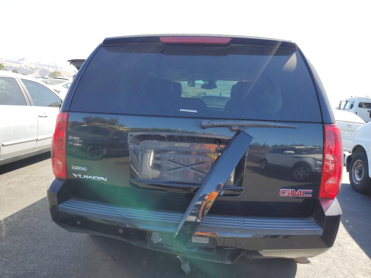 2007 GMC Yukon VIN: 1GKFK13077J251709 Lot: 67826225