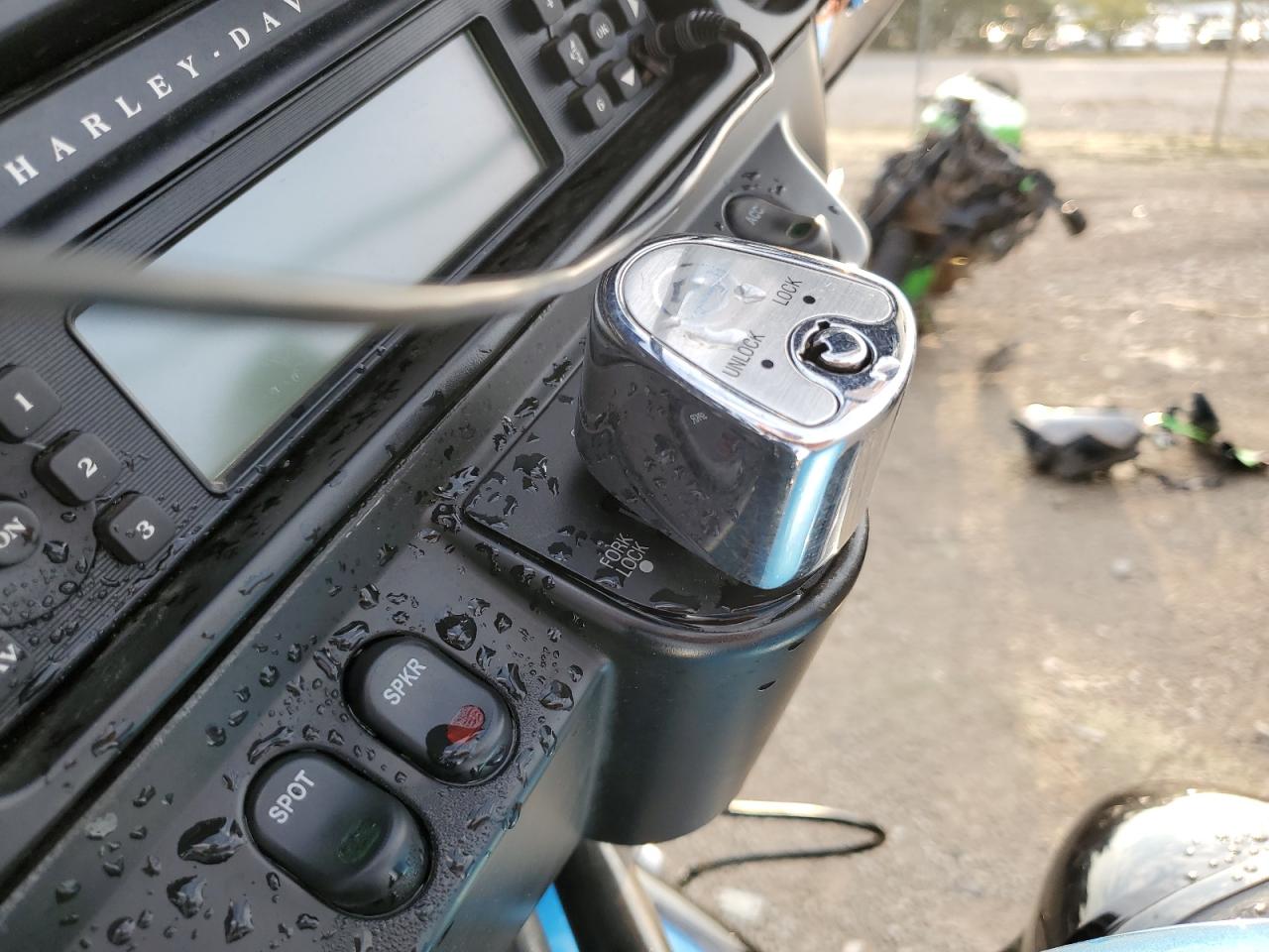 2011 Harley-Davidson Flhtk VIN: 1HD1KEM17BB669712 Lot: 69300475