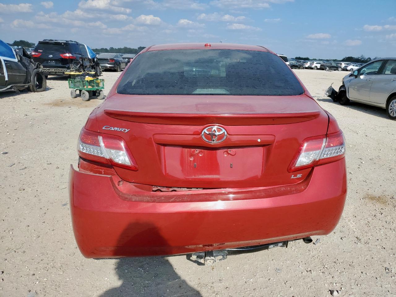 2010 Toyota Camry Base VIN: 4T4BF3EK4AR051452 Lot: 70451725