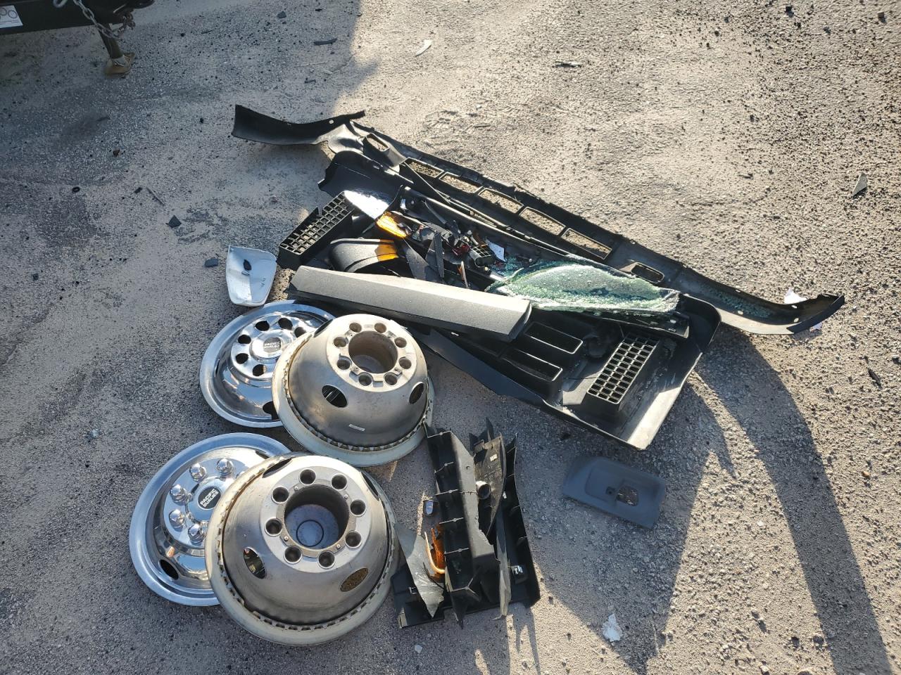 2013 Ford Econoline E350 Super Duty Cutaway Van VIN: 1FDWE3FL5DDB20658 Lot: 67215265