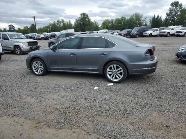  VOLKSWAGEN PASSAT 2017 Серый