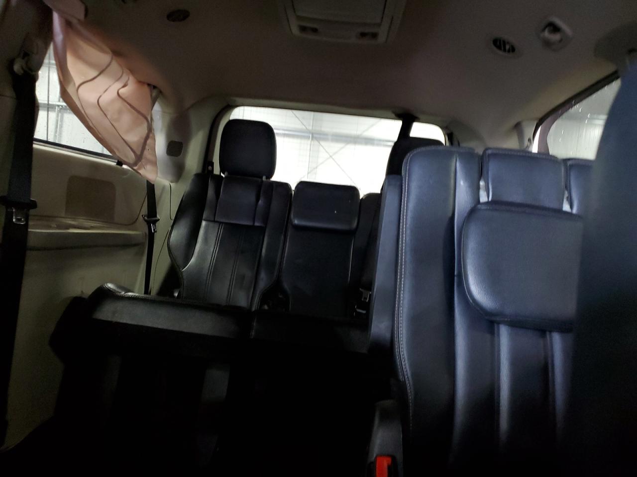 2014 Chrysler Town & Country Touring VIN: 2C4RC1BG6ER272810 Lot: 68858055