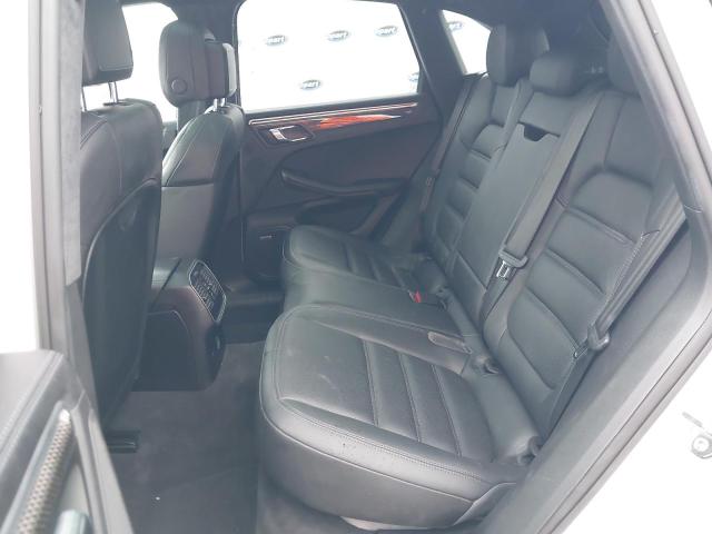 2016 PORSCHE MACAN TURB